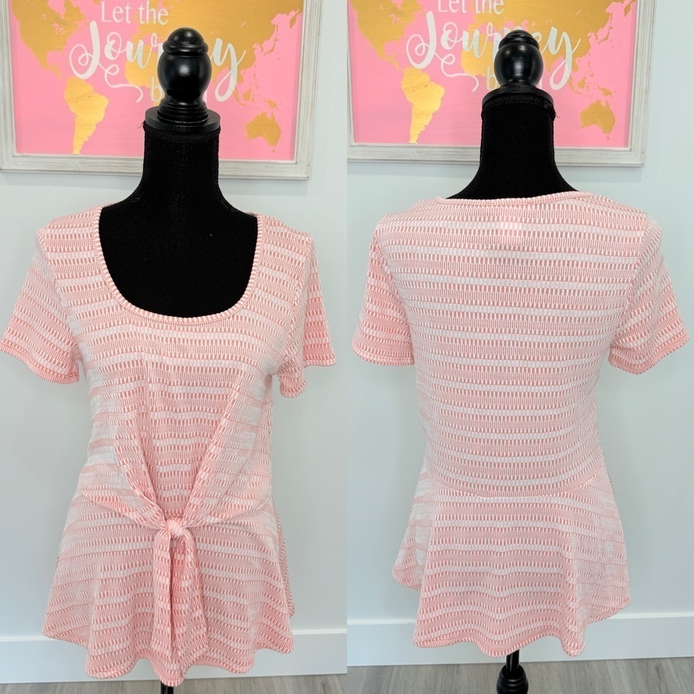 Caution to the Wind Pink White Short Sleeve Front Tie Top (L)